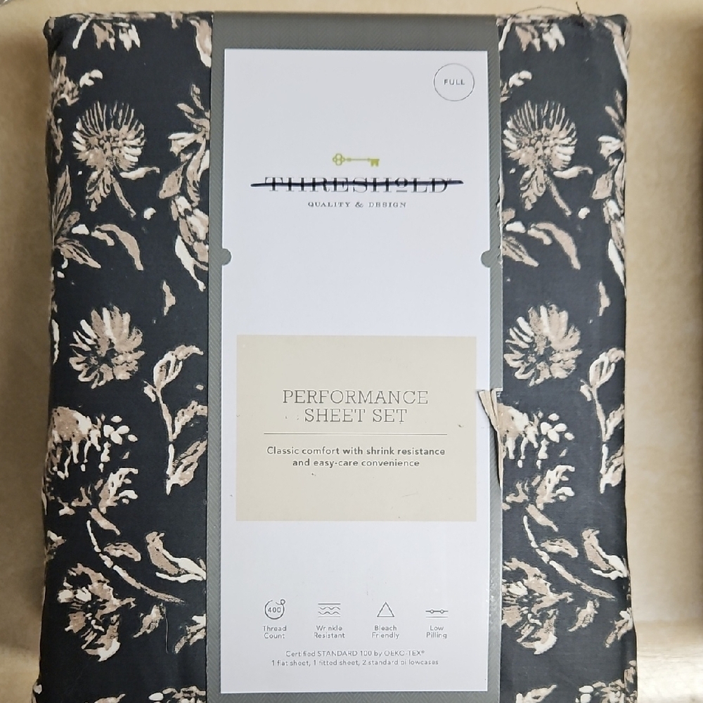 Threshold Black and Cream Performance Sheet Set